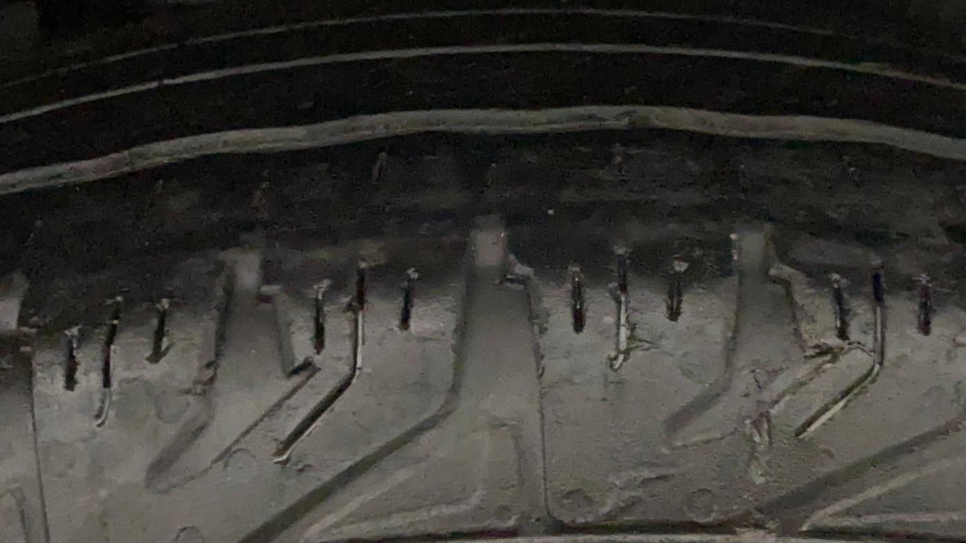 2021 Tata Harrier XTA PLUS 2.0L KRYOTEC DARK EDITION, Diesel, Automatic, 1,20,339 km, Left Rear Tyre Tread