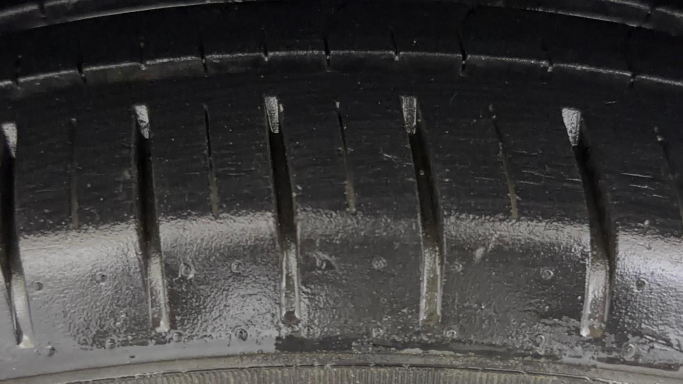 2018 Maruti Baleno ALPHA CVT PETROL 1.2, Petrol, Automatic, 50,555 km, Right Rear Tyre Tread
