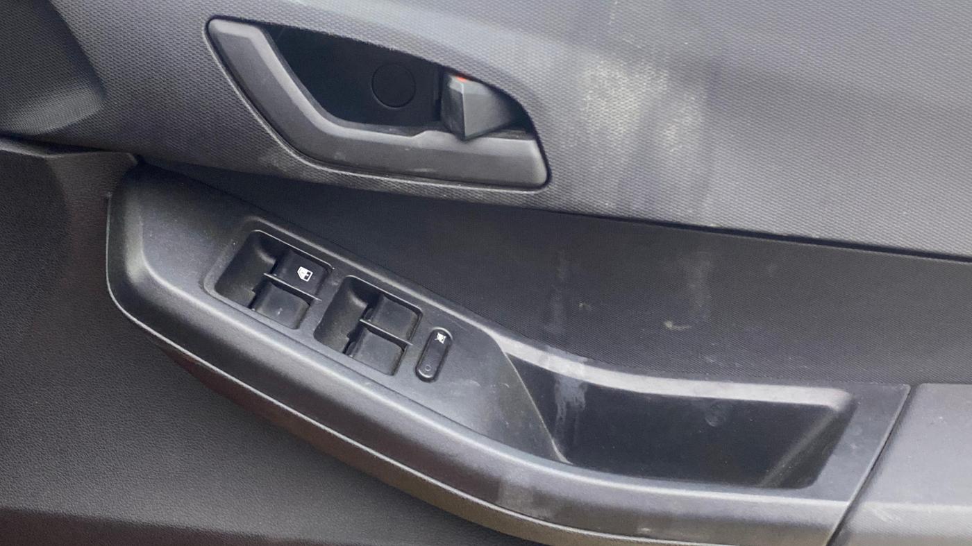 2022 Tata TIAGO NRG XZ AMT, Petrol, Automatic, 20,514 km, Driver Side Door Panels Control