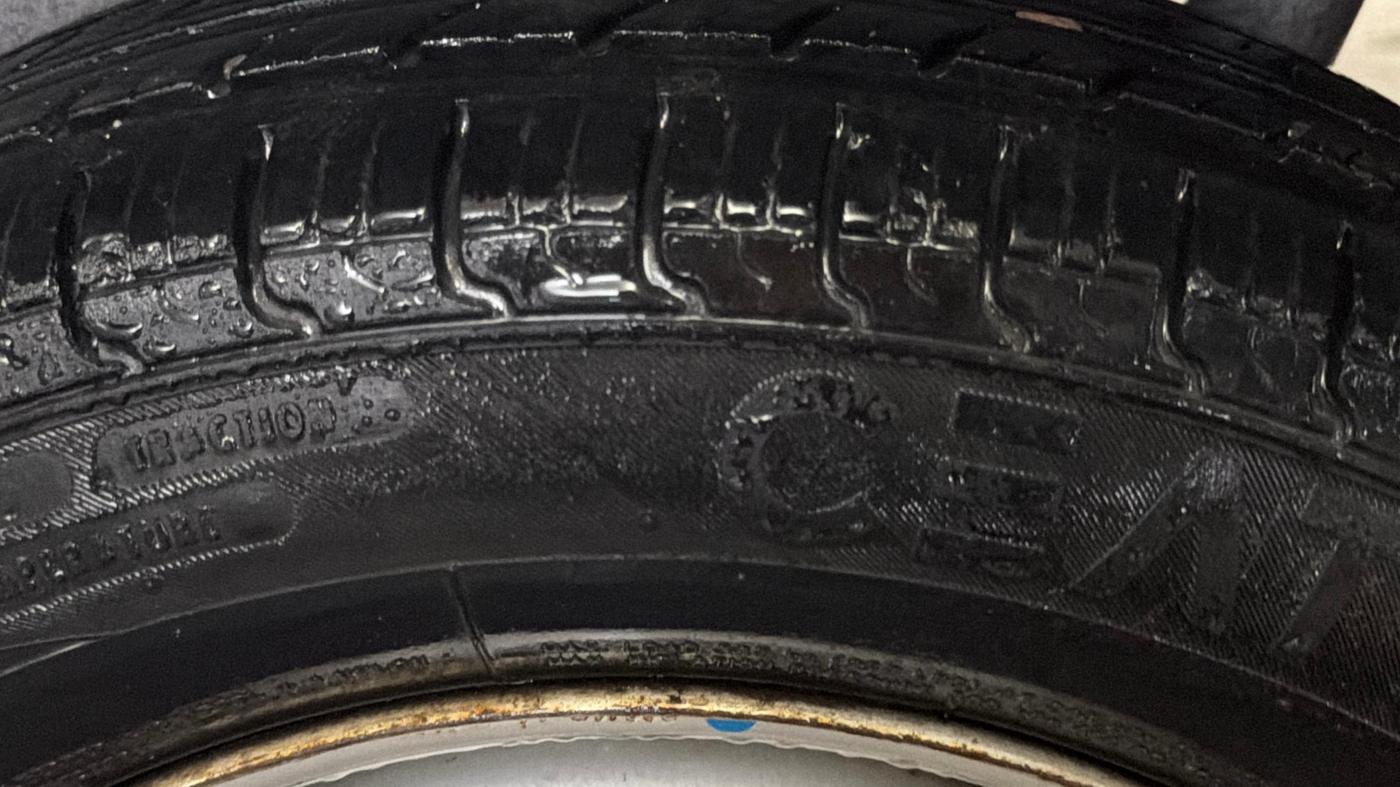 2015 Maruti Wagon R 1.0 LXI, Petrol, Manual, 88,867 km, Left Rear Tyre Tread