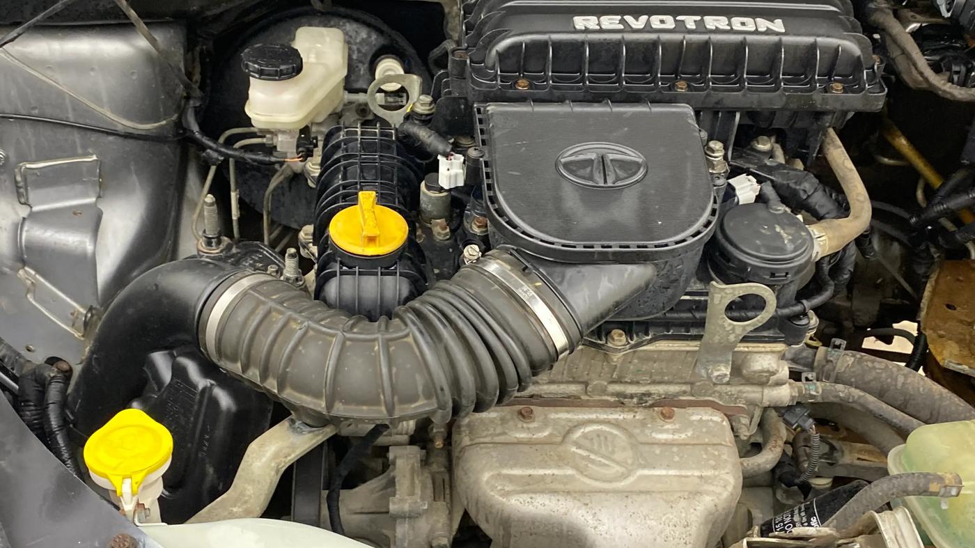 2018 Tata Tiago XT PETROL, Petrol, Manual, 85,465 km, Engine View - Right