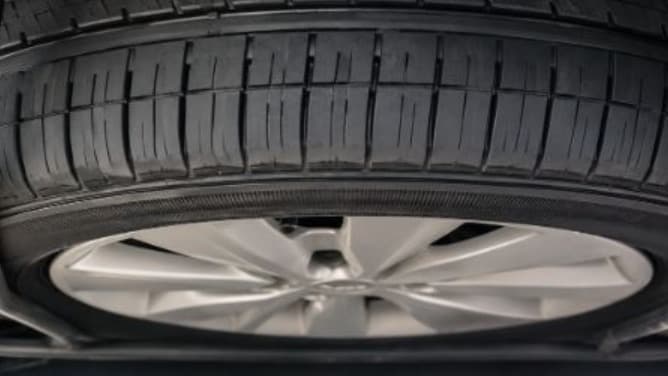 2014 Maruti Ertiga ZXI, Petrol, Manual, 1,22,203 km, Spare Tyre