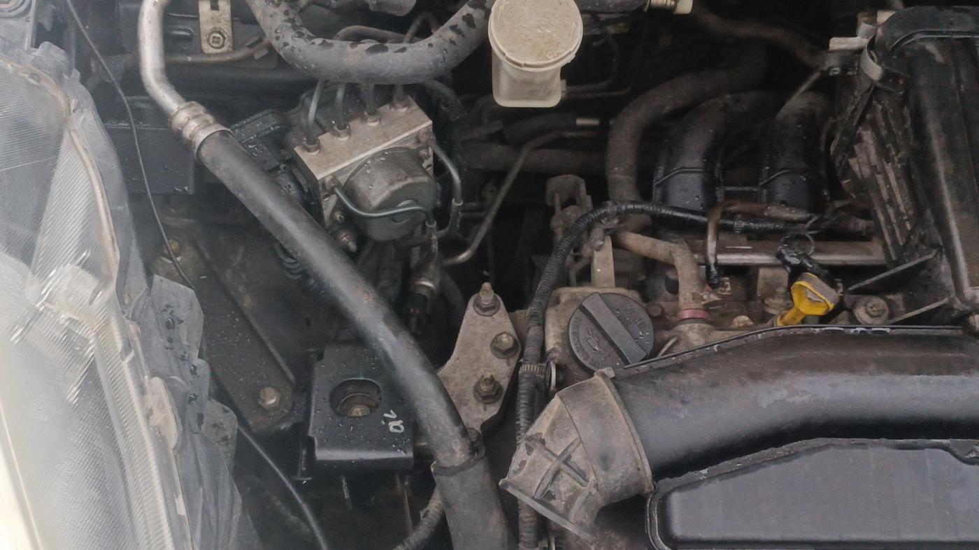 2014 Maruti Ertiga ZXI, Petrol, Manual, 1,22,203 km, Engine View - Right