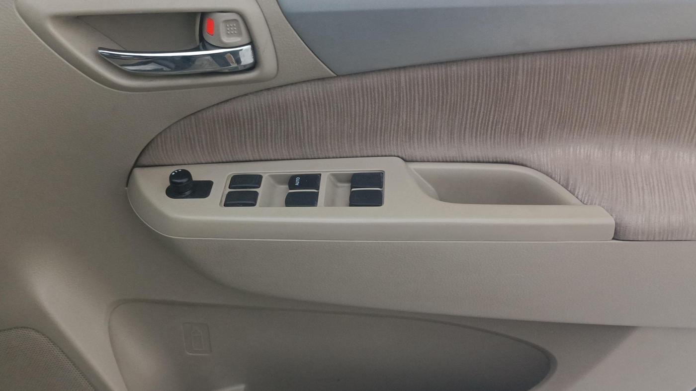 2014 Maruti Ertiga ZXI, Petrol, Manual, 1,22,203 km, Driver Side Door Panels Control