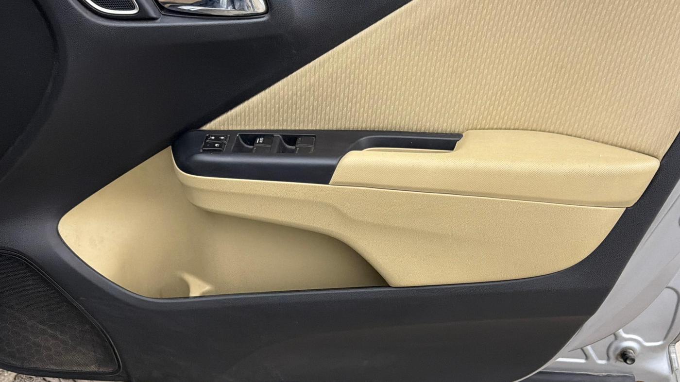 2020 Honda City 1.5L I-VTEC V MT 5TH GEN, Petrol, Manual, 23,869 km, Driver Side Door Panels Control
