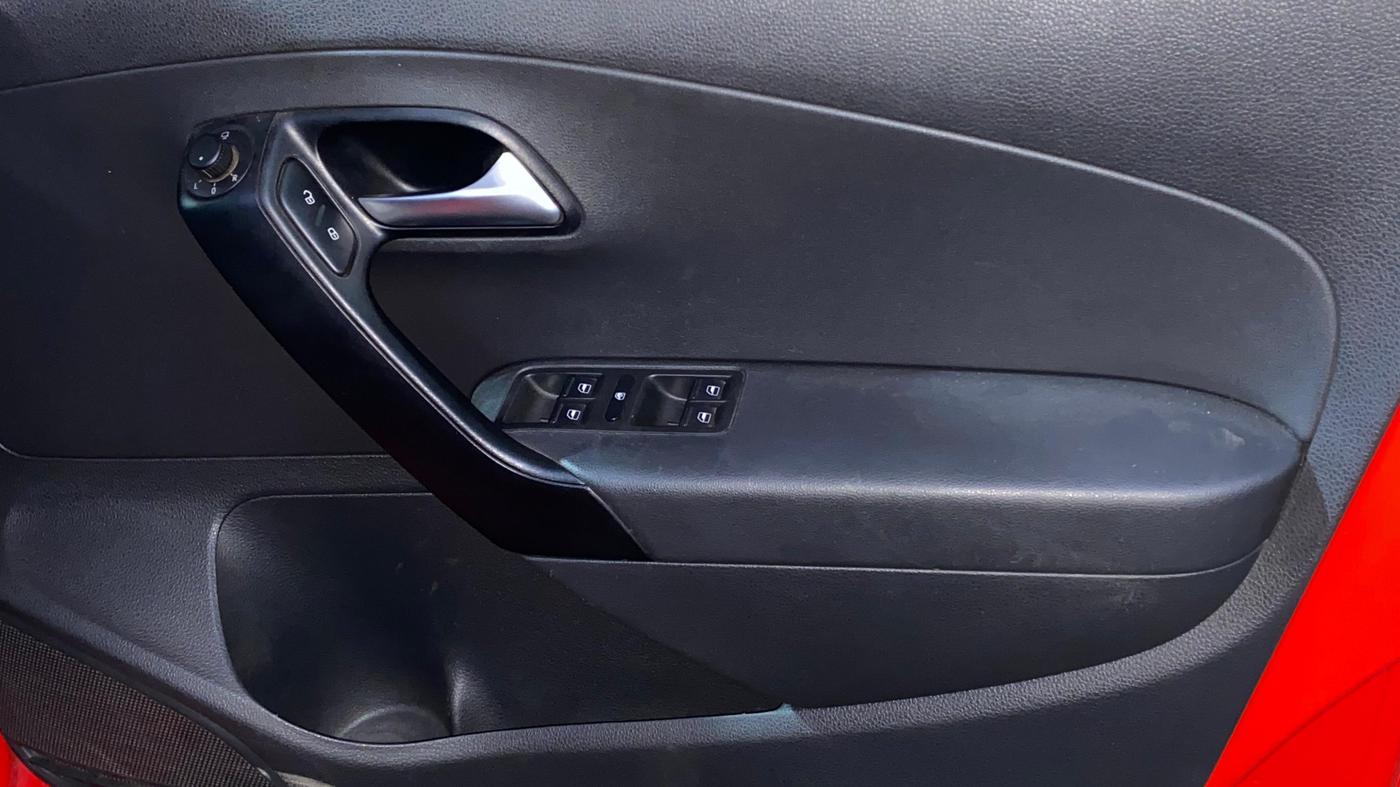 2022 Volkswagen Polo HIGHLINE PLUS 1.0L TSI, Petrol, Manual, 25,826 km, Driver Side Door Panels Control