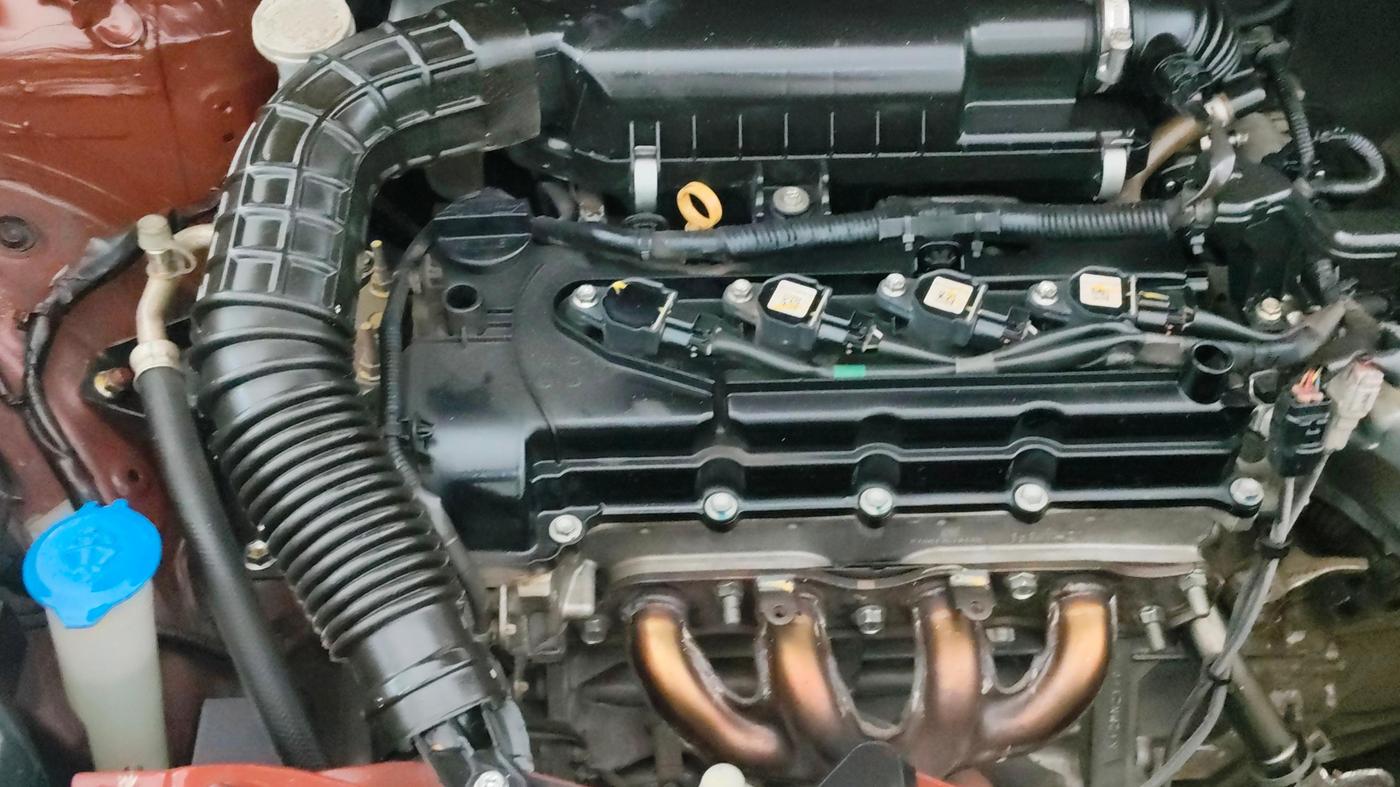 2018 Maruti Dzire ZXI AMT, Petrol, Automatic, 52,896 km, Engine View - Right