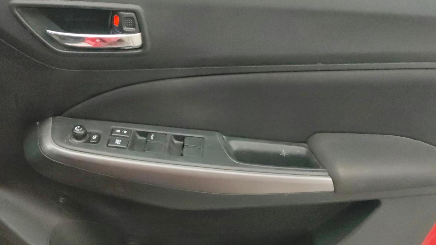 2022 Maruti Swift ZXI AMT, Petrol, Automatic, 21,952 km, Driver Side Door Panels Control