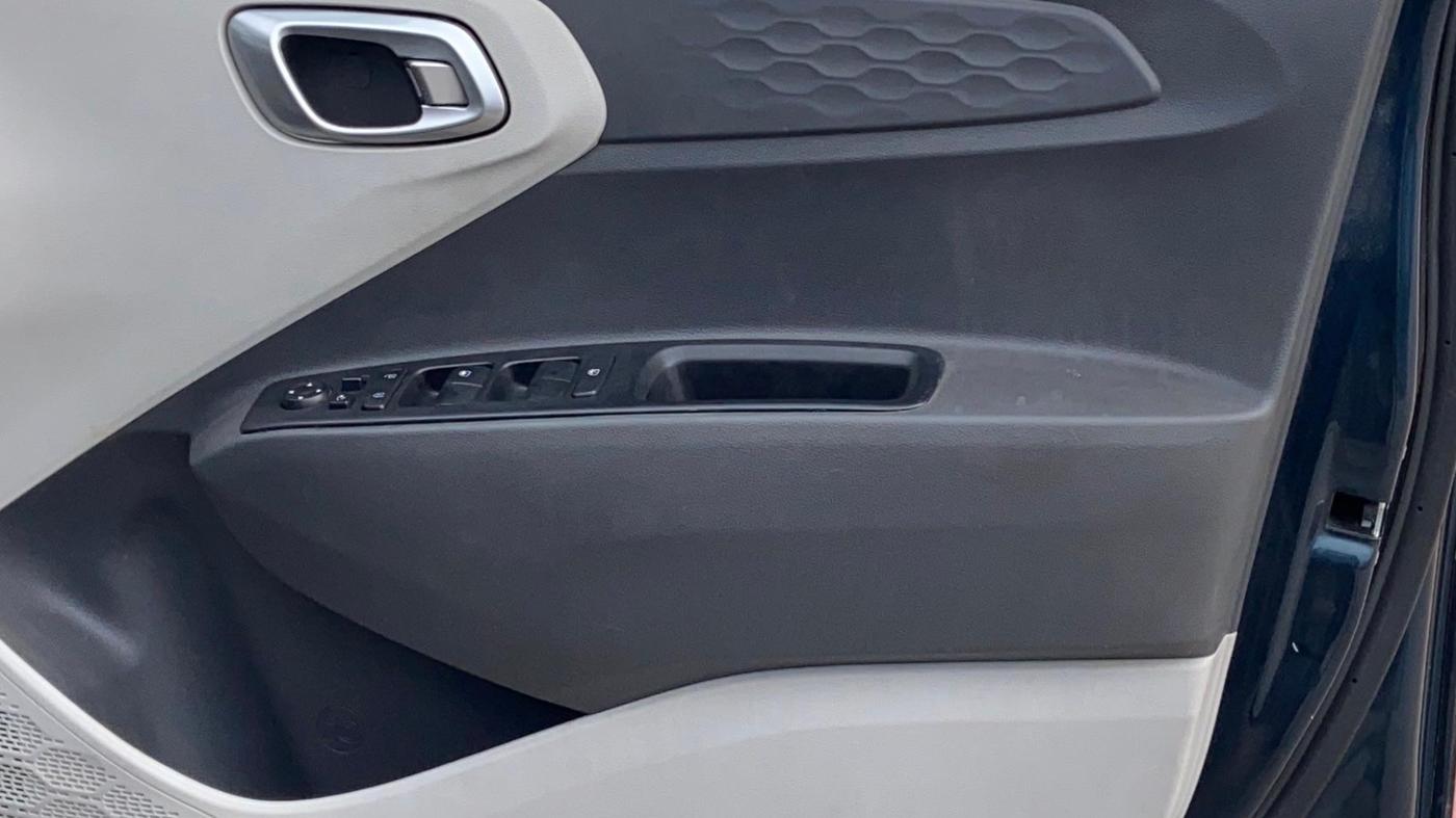 2019 Hyundai GRAND I10 NIOS SPORTZ 1.2 KAPPA VTVT, Petrol, Manual, 69,561 km, Driver Side Door Panels Control