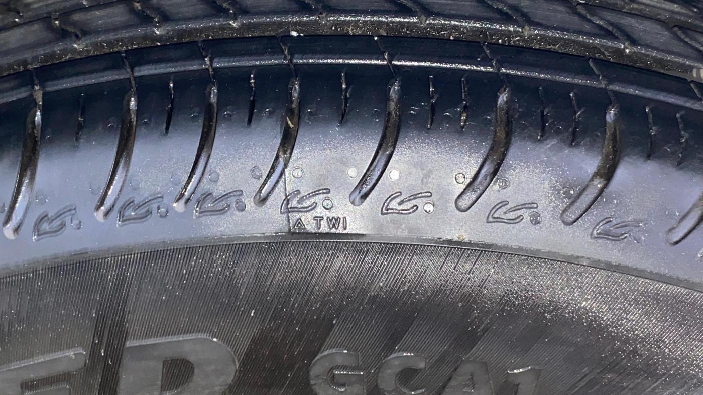 2024 Maruti Swift LXi, Petrol, Manual, 1,980 km, Right Front Tyre Tread