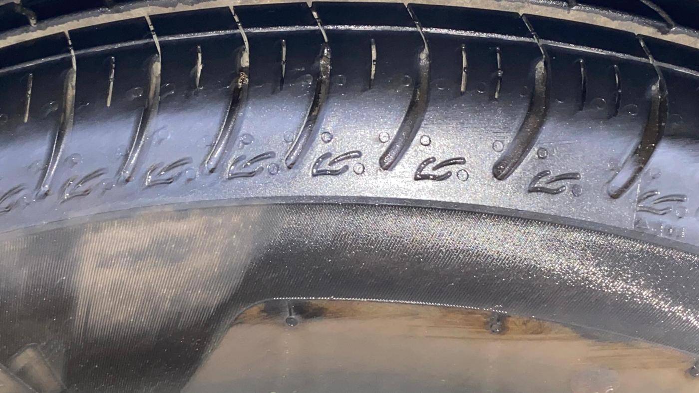 2024 Maruti Swift LXi, Petrol, Manual, 1,980 km, Left Rear Tyre Tread