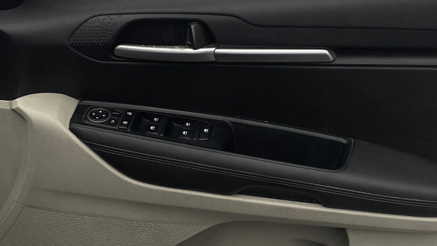 2021 KIA SONET HTX 1.5 AT, Diesel, Automatic, 1,38,639 km, Driver Side Door Panels Control