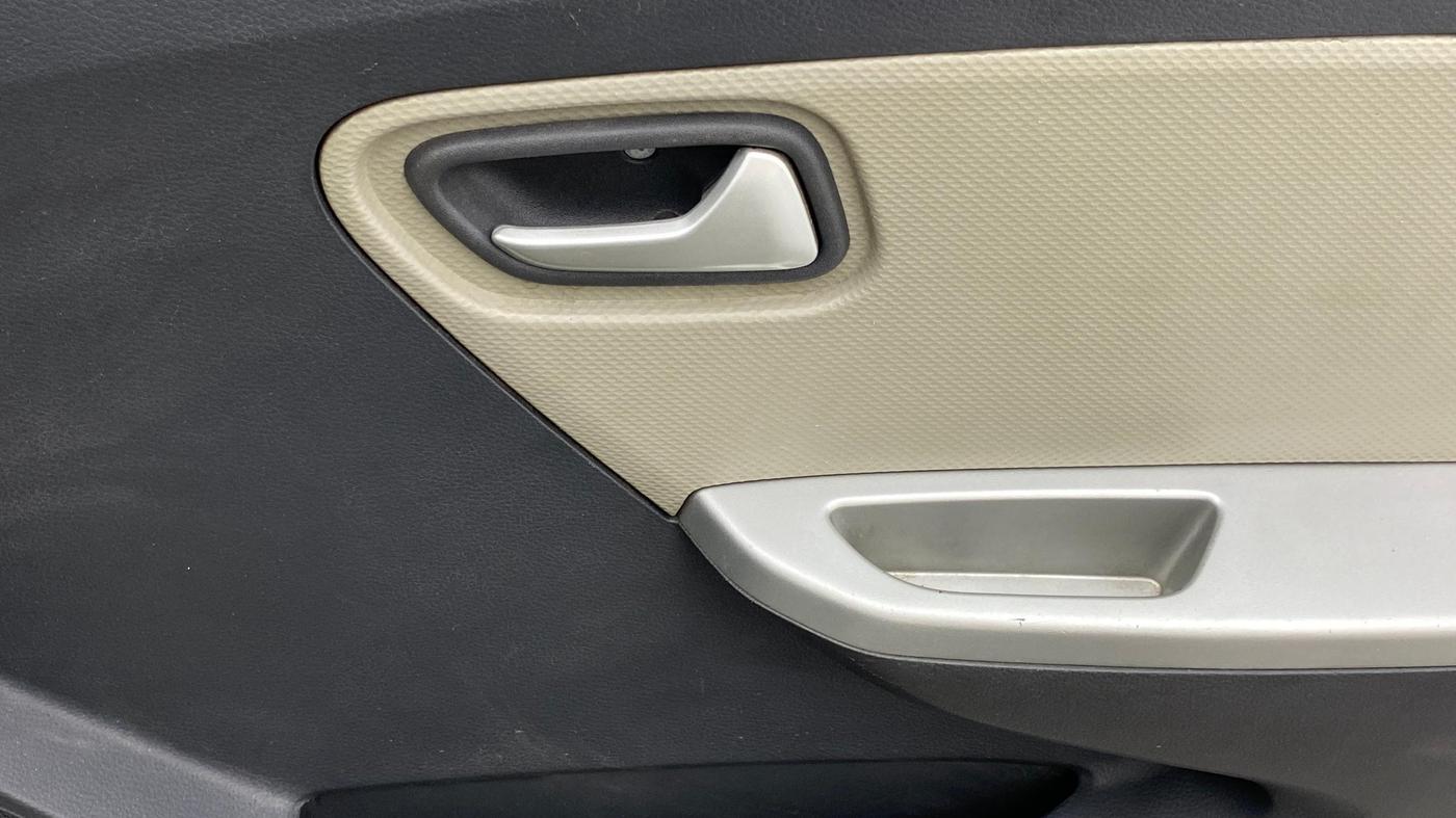 2019 Maruti Alto K10 VXI AMT, Petrol, Automatic, 43,863 km, Driver Side Door Panels Control