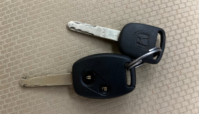 2017 Honda Amaze 1.2L I-VTEC S OPT, Petrol, Manual, 69,706 km, Key Close Up