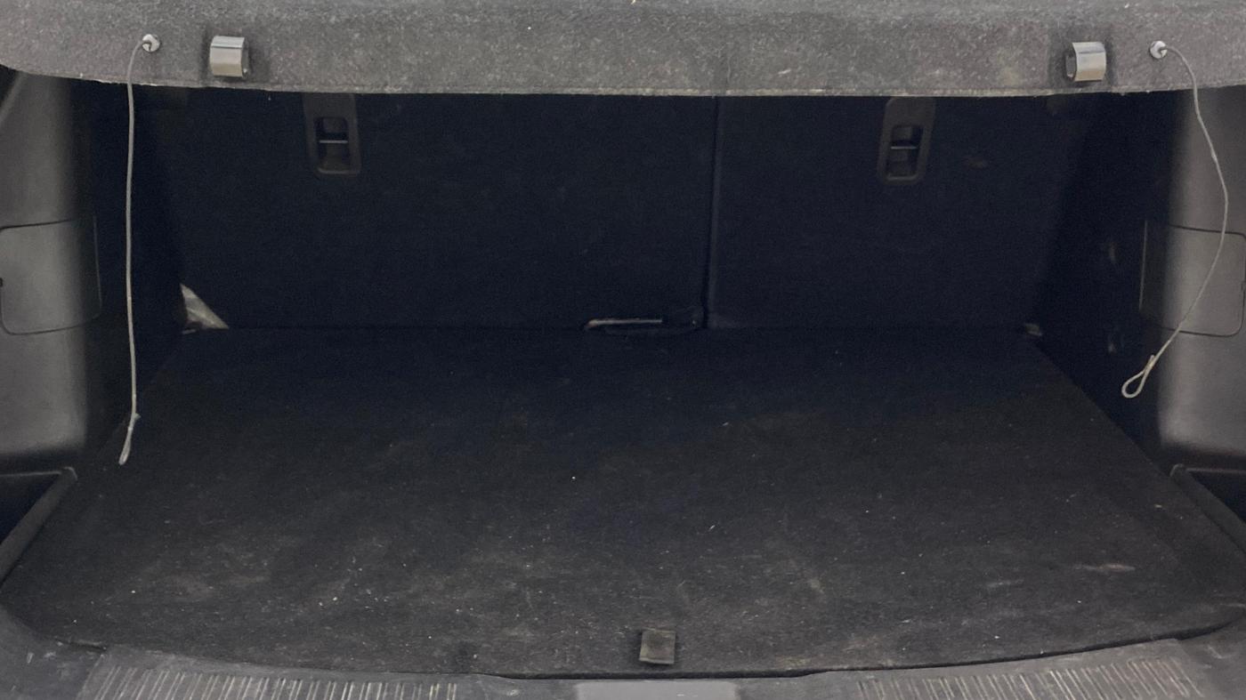 2023 Maruti Grand Vitara ALPHA SMART HYBRID AT, Petrol, Automatic, 1,24,028 km, Boot Inside