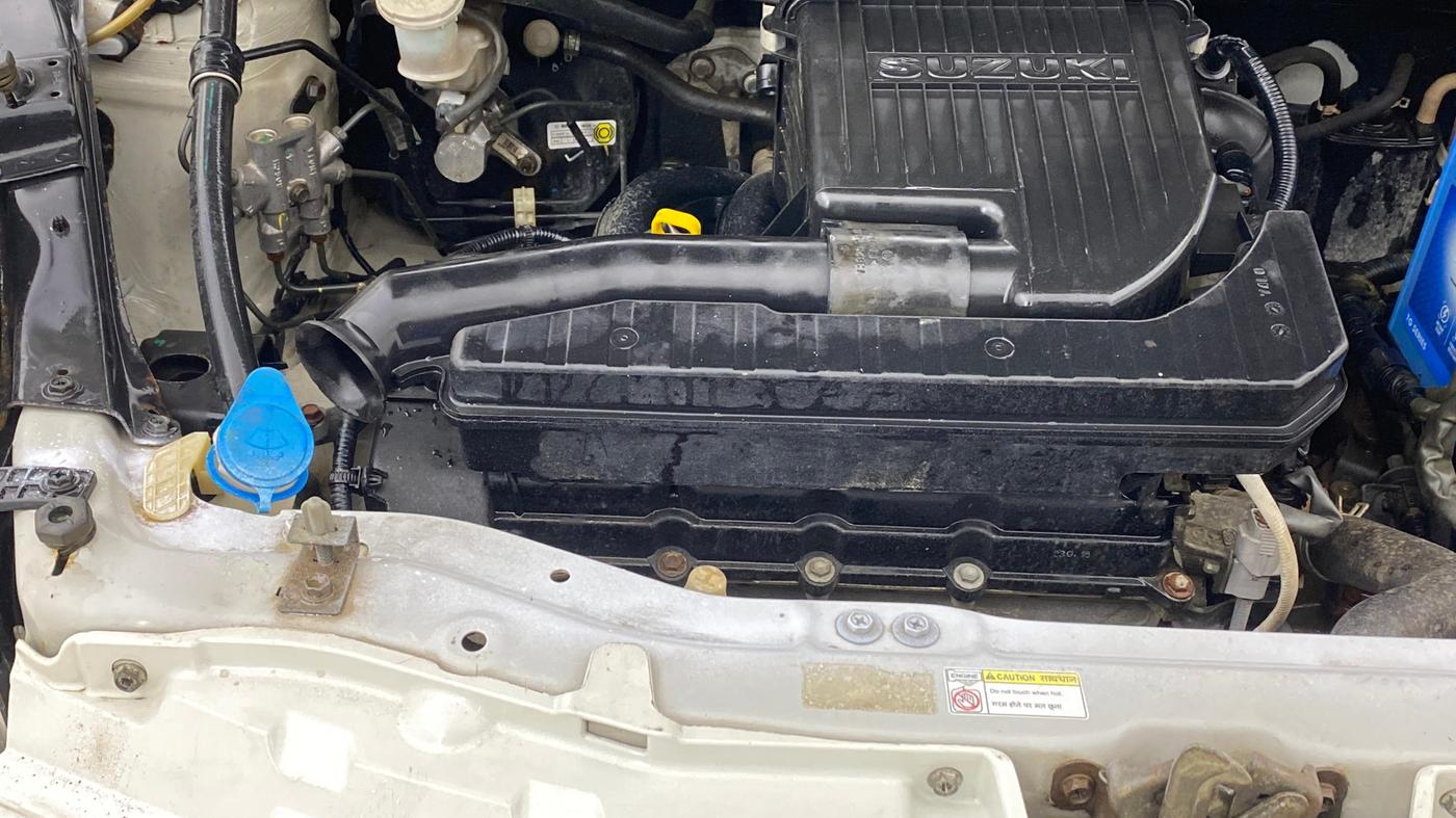 2015 Maruti Swift VXI, Petrol, Manual, 99,713 km, Engine View - Right