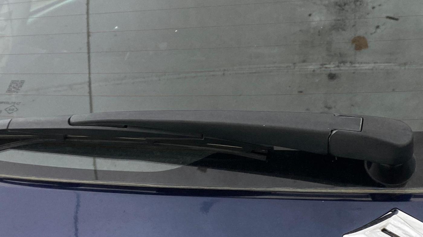 2023 Maruti FRONX ALPHA 1.0L TURBO 6 AT, Petrol, Automatic, 20,611 km, Rear Wiper