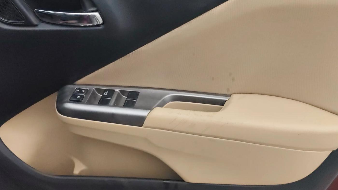 2015 Honda City 1.5L I-VTEC V MT, Petrol, Manual, 69,861 km, Driver Side Door Panels Control