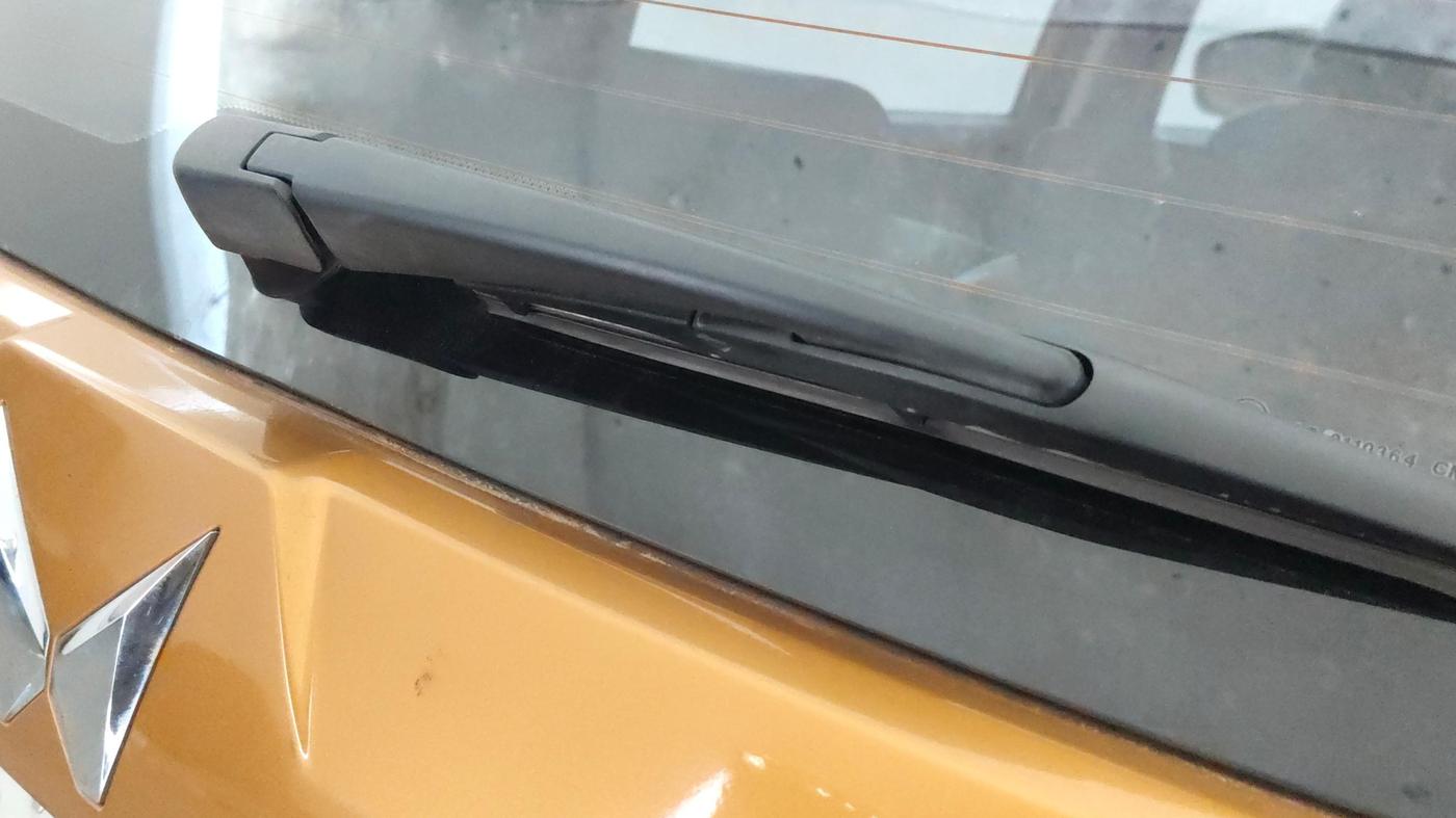 2022 Mahindra XUV300 W8 (O) 1.2 PETROL, Petrol, Manual, 25,527 km, Rear Wiper