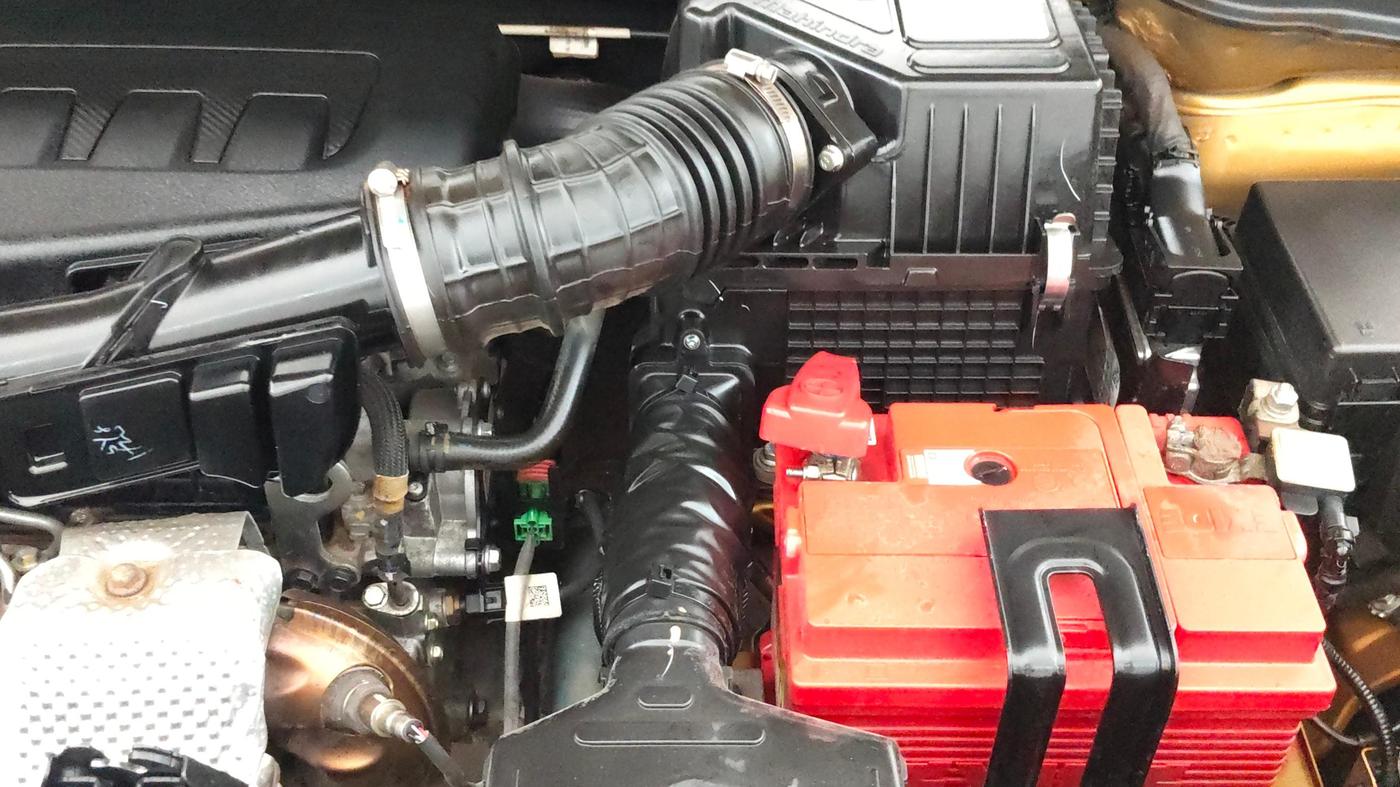 2022 Mahindra XUV300 W8 (O) 1.2 PETROL, Petrol, Manual, 25,527 km, Engine View - Left