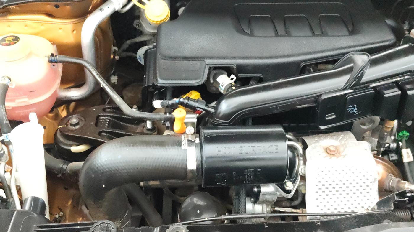 2022 Mahindra XUV300 W8 (O) 1.2 PETROL, Petrol, Manual, 25,527 km, Engine View - Right