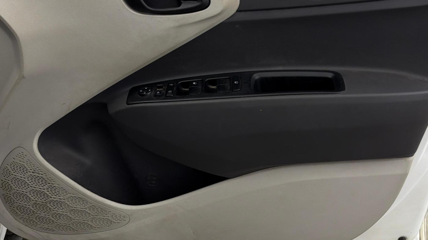 2021 Hyundai AURA S 1.2 AMT, Petrol, Automatic, 31,479 km, Driver Side Door Panels Control