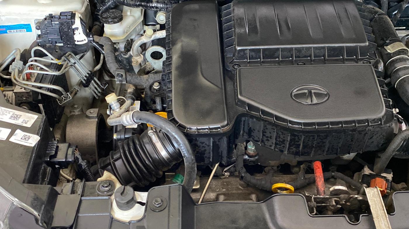 2021 Tata NEXON XZA PLUS SUNROOF DIESEL, Diesel, Automatic, 70,311 km, Engine View - Right
