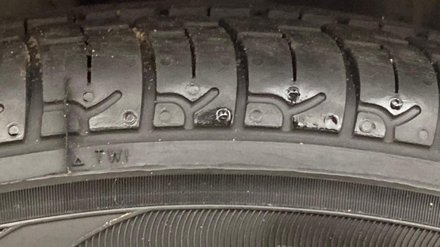2018 Datsun Redi Go T(O) 1.0 AMT, Petrol, Automatic, 86,379 km, Right Front Tyre Tread