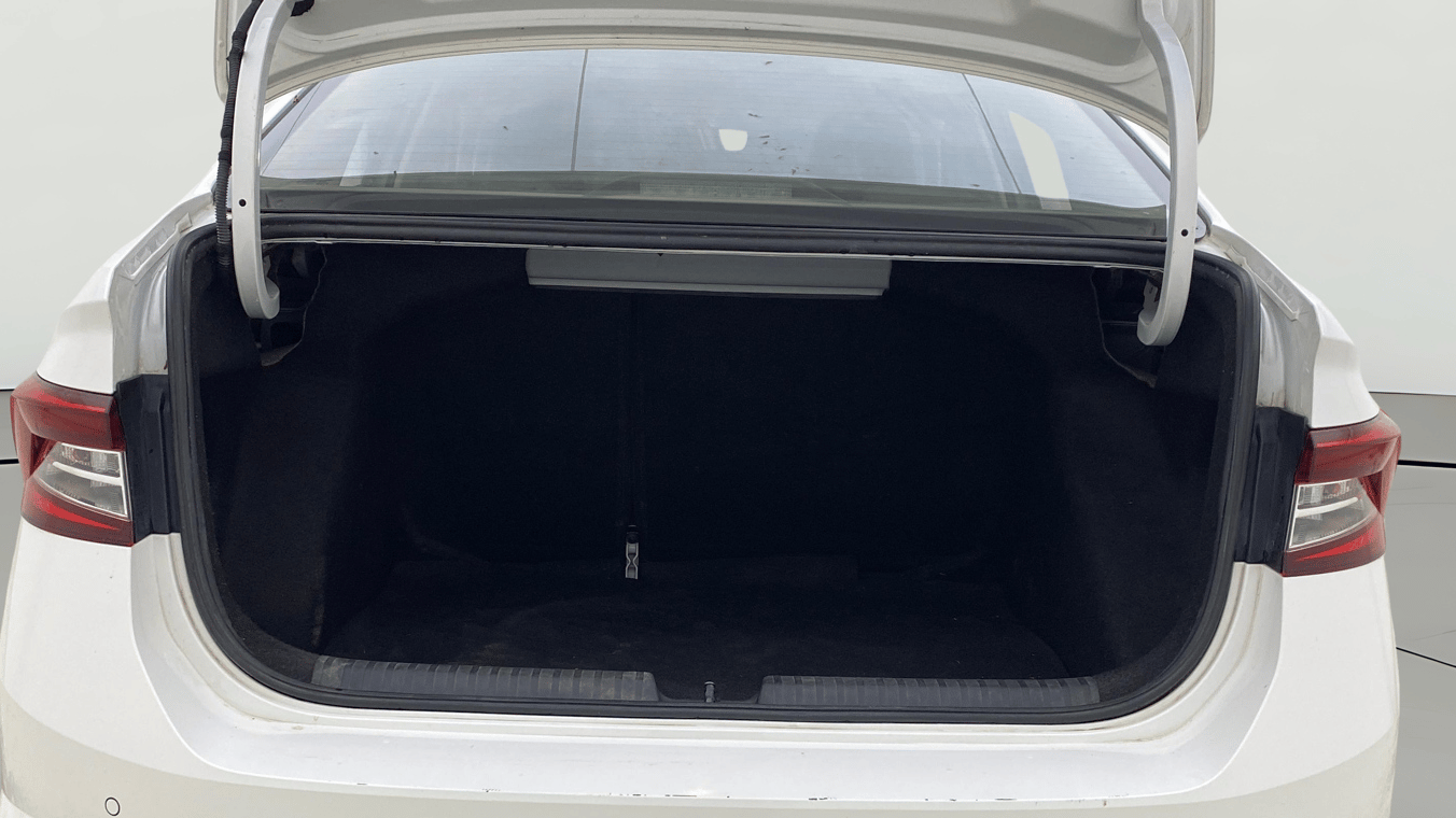2022 Skoda SLAVIA STYLE 1.0L TSI AT, Petrol, Automatic, 69,082 km, Boot Inside