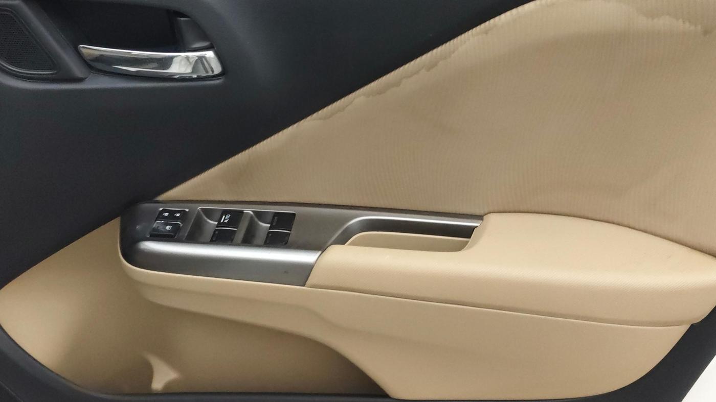 2015 Honda City 1.5L I-VTEC V MT, Petrol, Manual, 35,705 km, Driver Side Door Panels Control