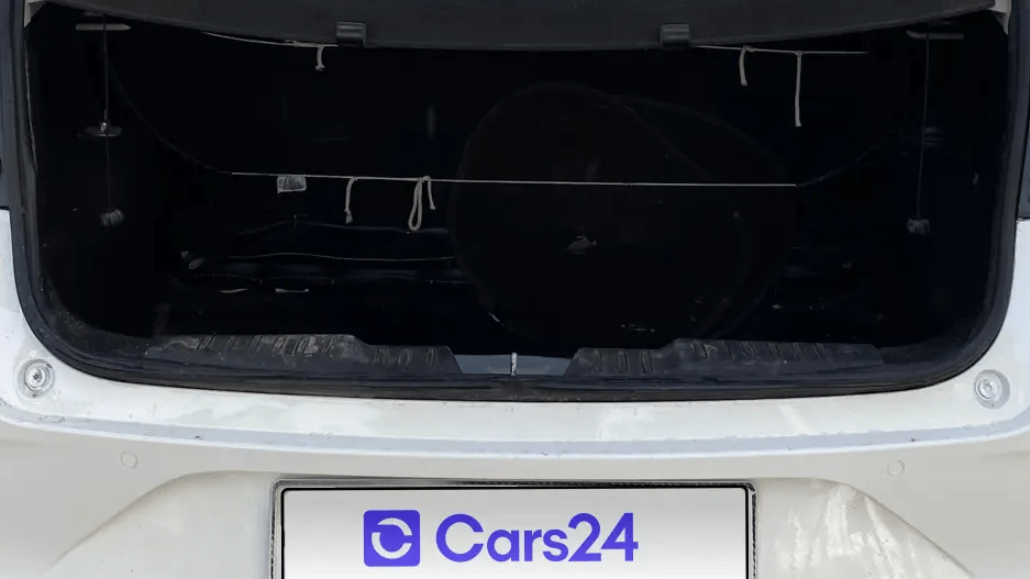 2022 Tata ALTROZ XZ PETROL, Petrol, Manual, 1,12,165 km, Boot Inside