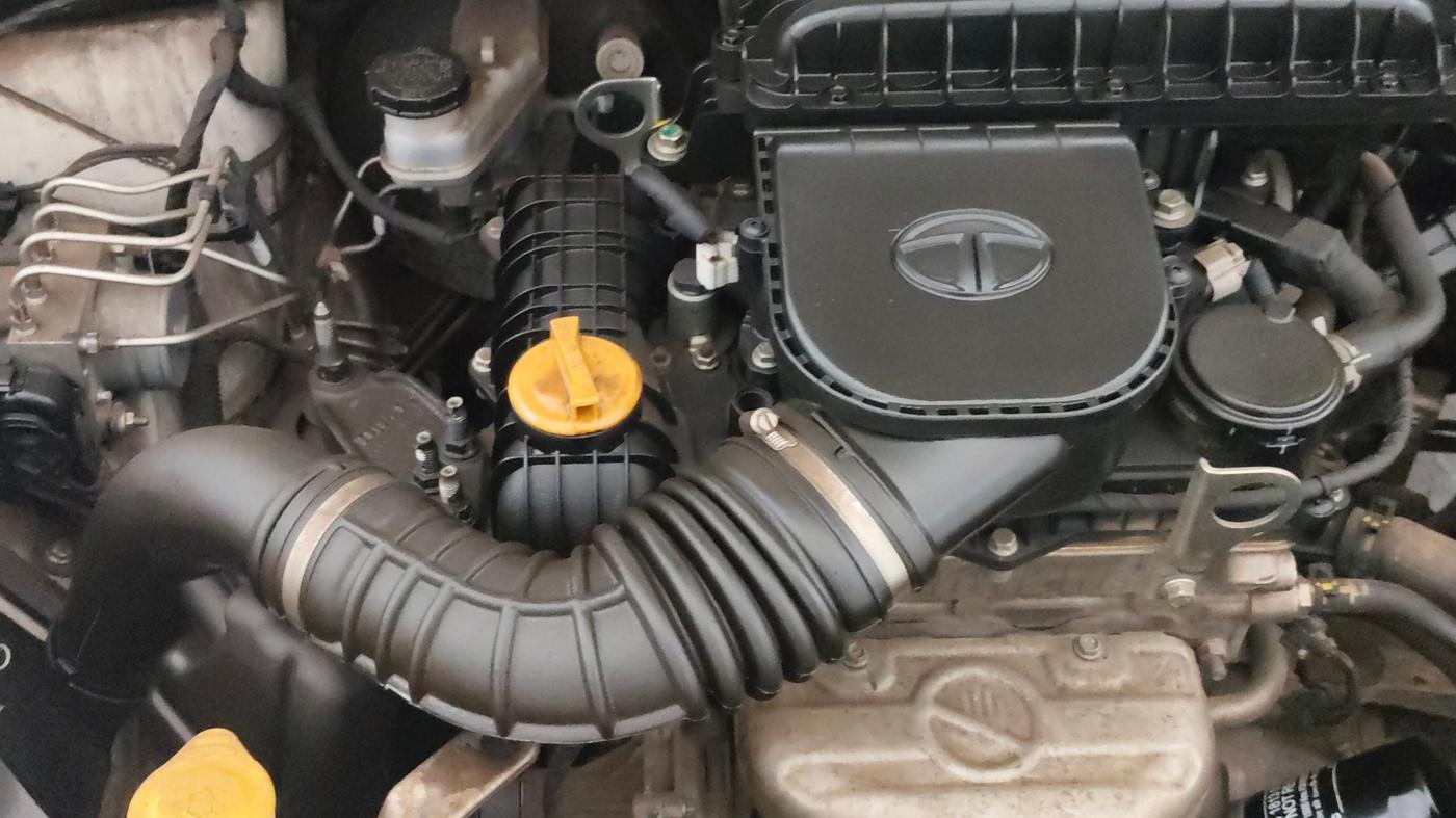 2019 Tata Tiago XZ PETROL, Petrol, Manual, 44,385 km, Engine View - Right