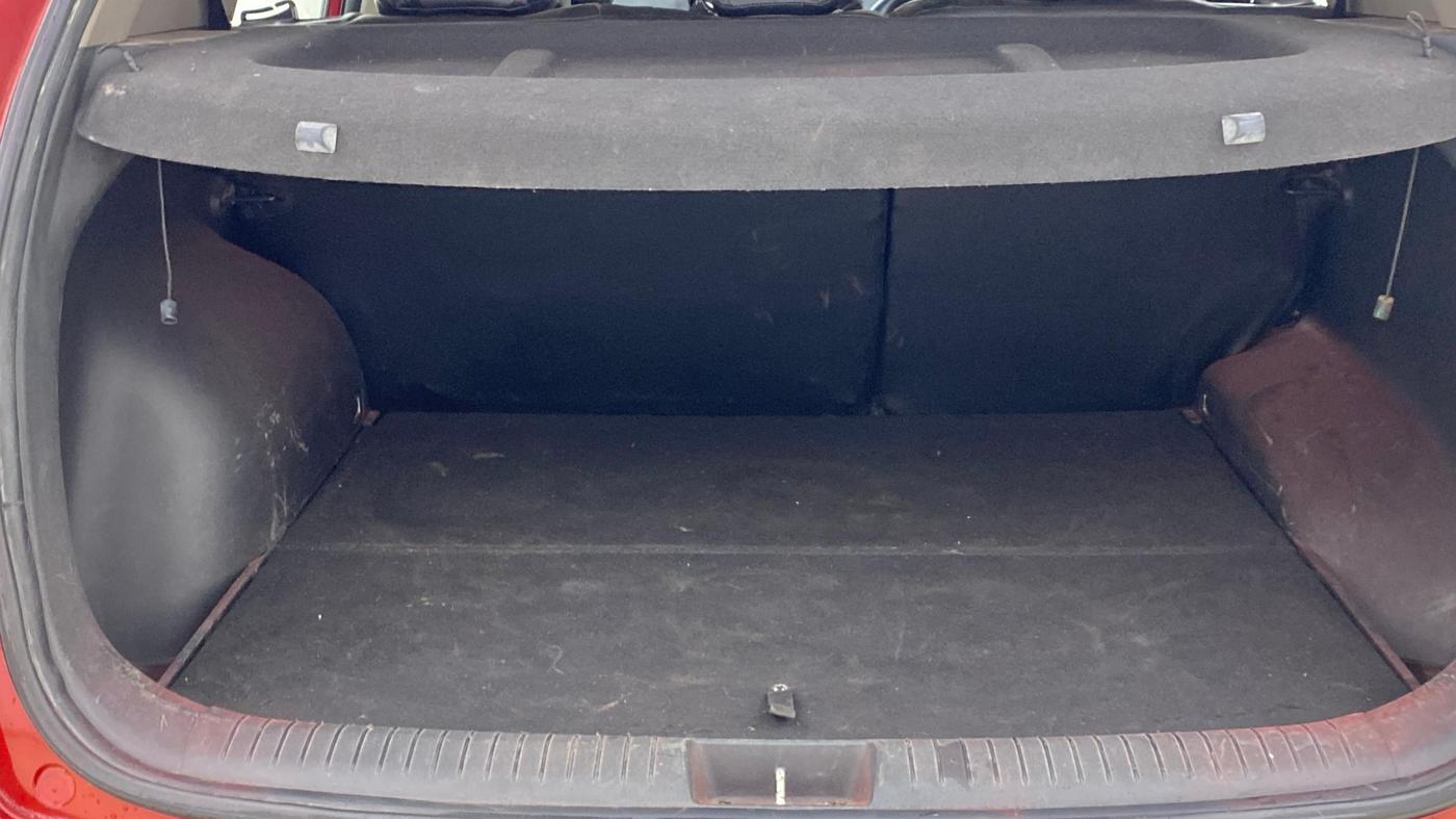 2016 Hyundai Creta SX PLUS AT 1.6 PETROL, Petrol, Automatic, 1,10,632 km, Boot Inside