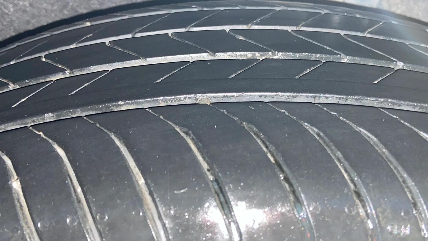 2015 Ford Ecosport TITANIUM 1.5L PETROL AT, Petrol, Automatic, 1,23,430 km, Left Rear Tyre Tread