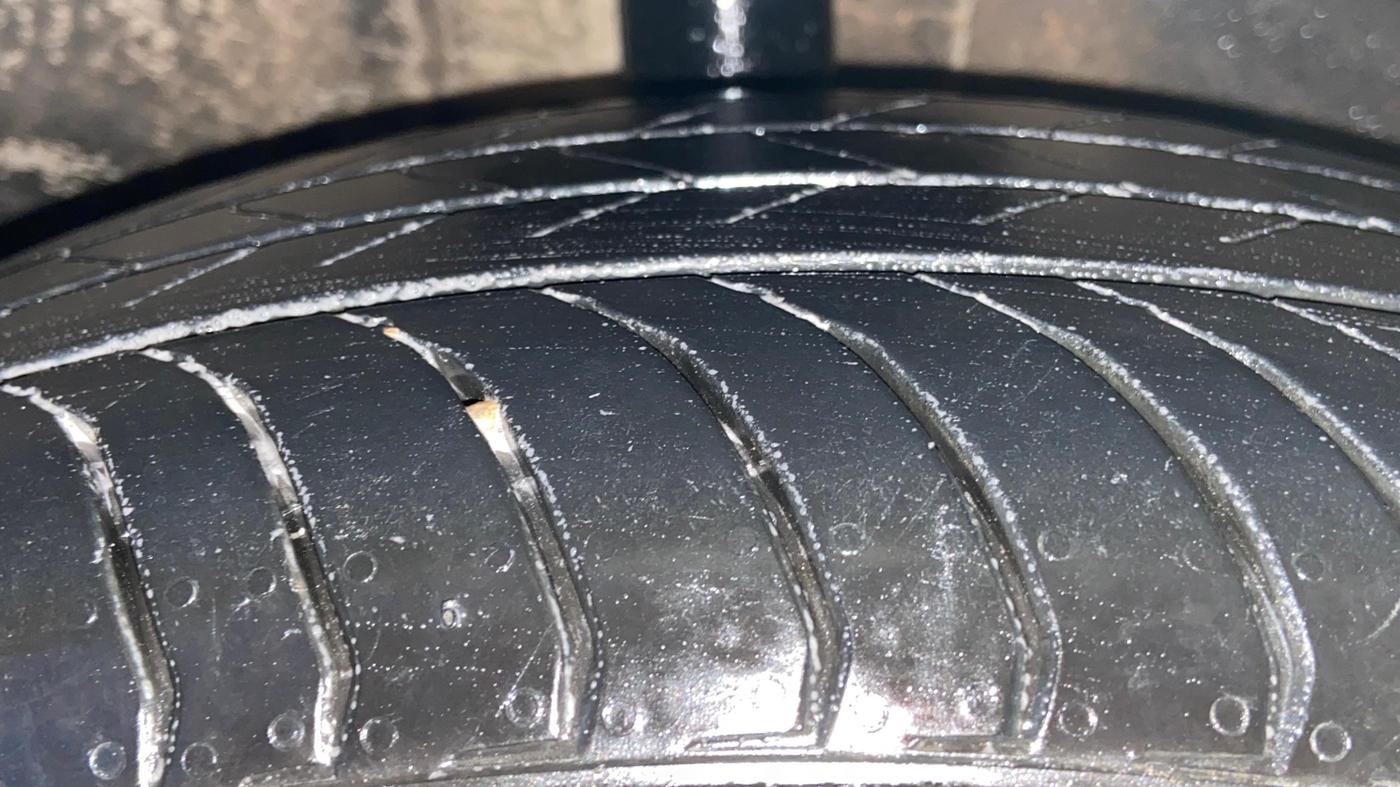 2015 Ford Ecosport TITANIUM 1.5L PETROL AT, Petrol, Automatic, 1,23,430 km, Right Front Tyre Tread