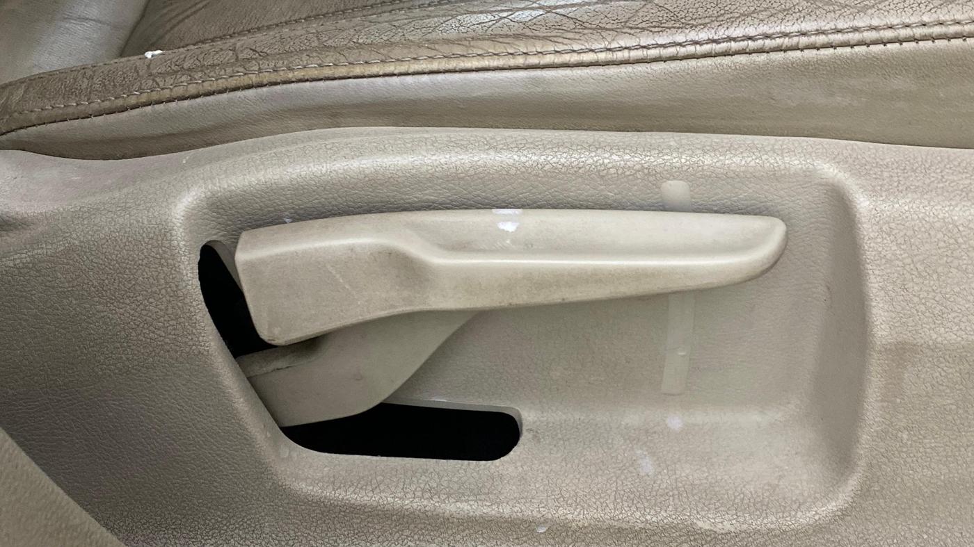 2018 Skoda Octavia STYLE 1.8 TSI AT, Petrol, Automatic, 86,362 km, Driver Side Adjustment Panel
