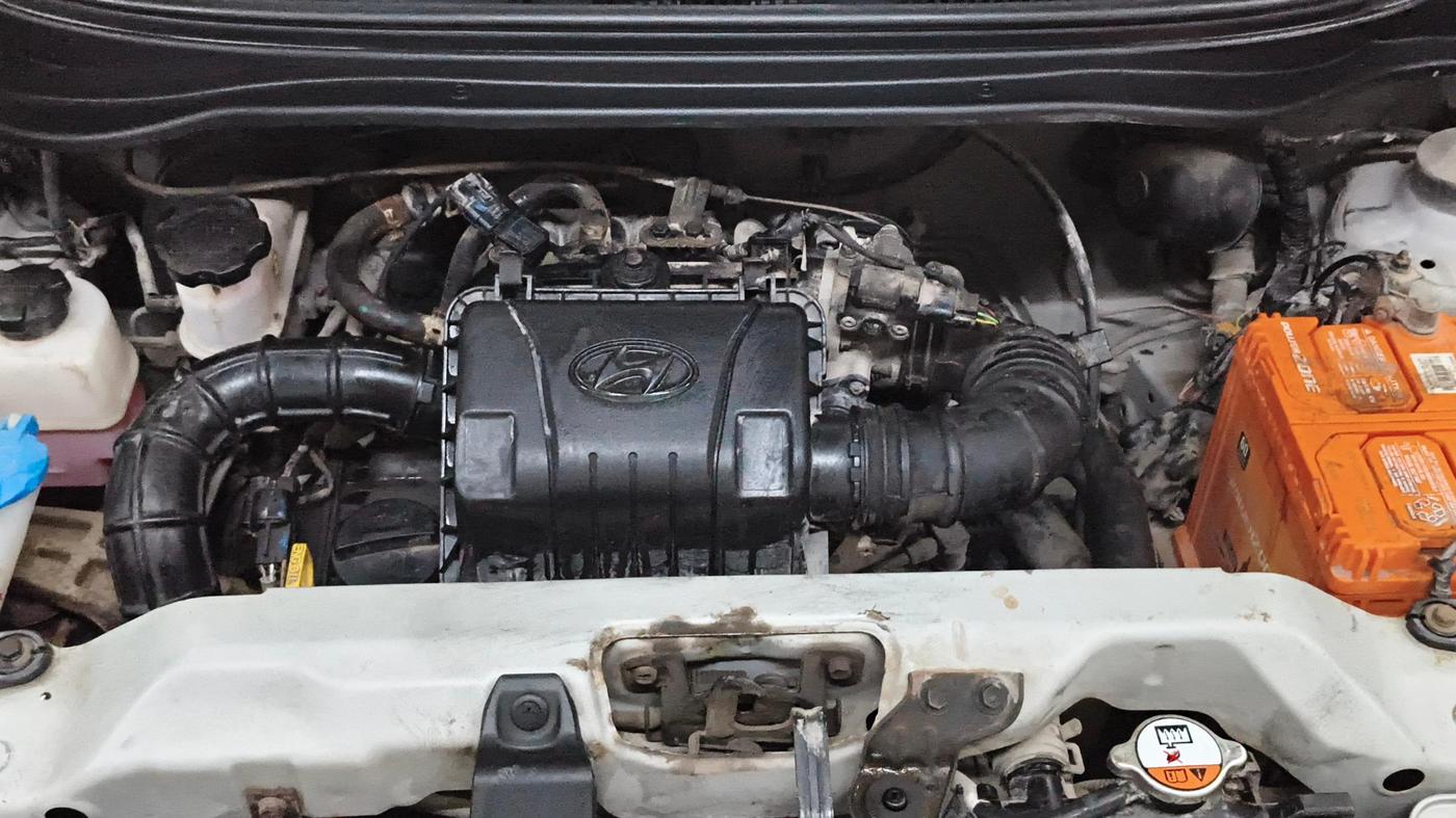 2018 Hyundai Eon ERA +, Petrol, Manual, 19,539 km, Engine View