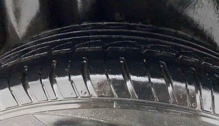 2012 Volkswagen Polo TRENDLINE 1.2L PETROL, Petrol, Manual, 84,590 km, Right Rear Tyre Tread