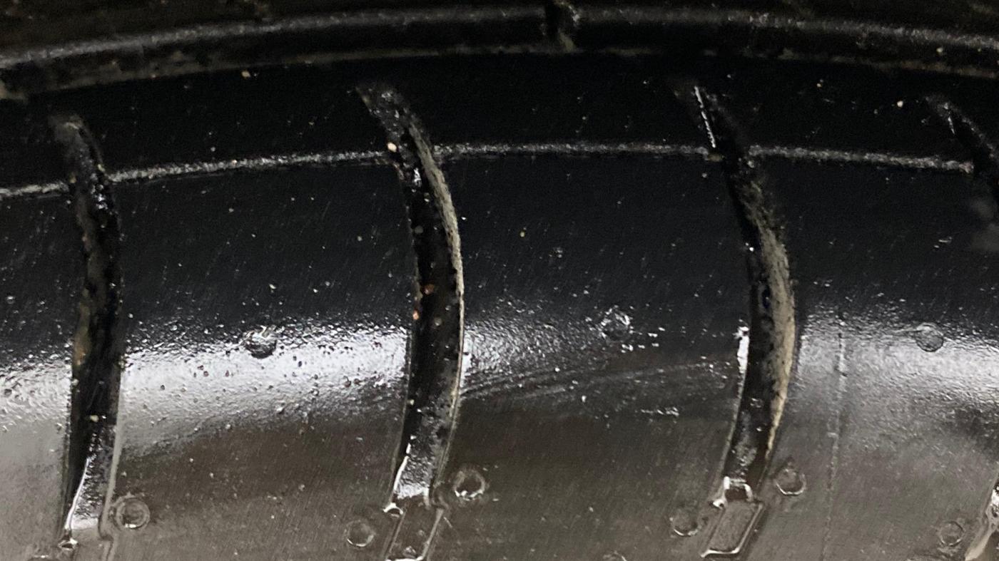 2019 Maruti Dzire VDI, Diesel, Manual, 95,442 km, Left Front Tyre Tread