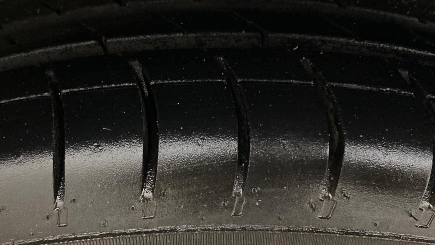 2019 Maruti Dzire VDI, Diesel, Manual, 95,442 km, Right Front Tyre Tread