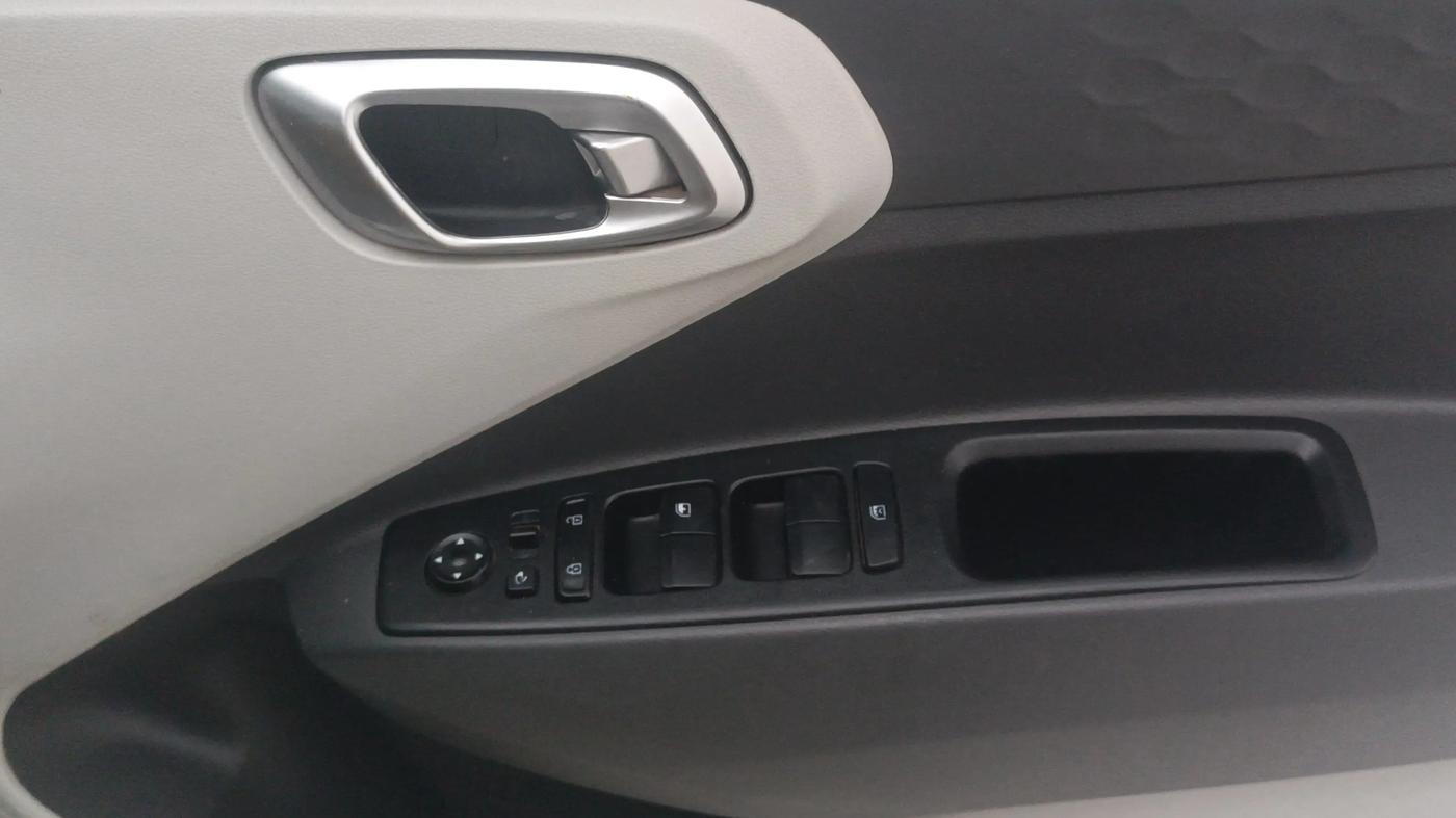 2021 Hyundai GRAND I10 NIOS SPORTZ 1.2 KAPPA VTVT, Petrol, Manual, 64,369 km, Driver Side Door Panels Control