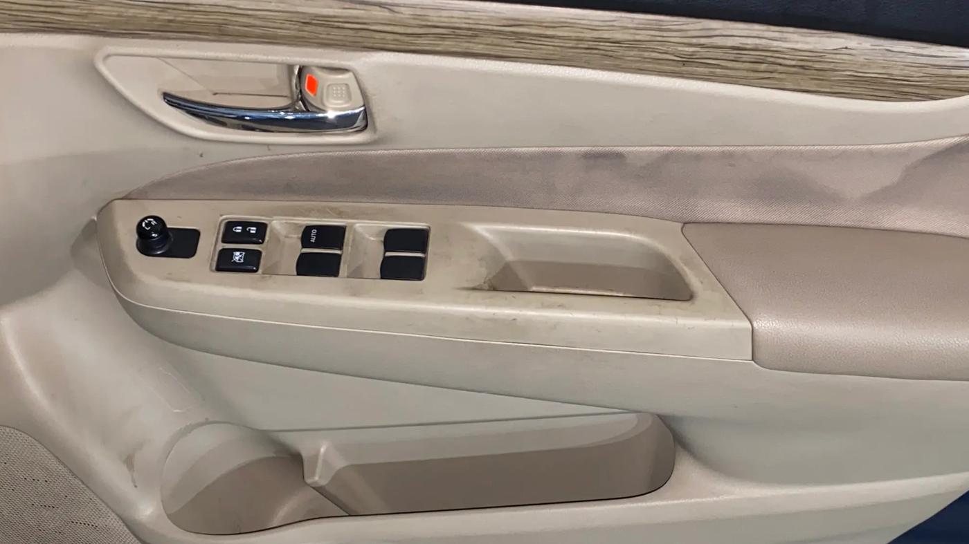 2020 Maruti Ciaz SIGMA 1.5 SHVS MT  PETROL, Petrol, Manual, 45,997 km, Driver Side Door Panels Control