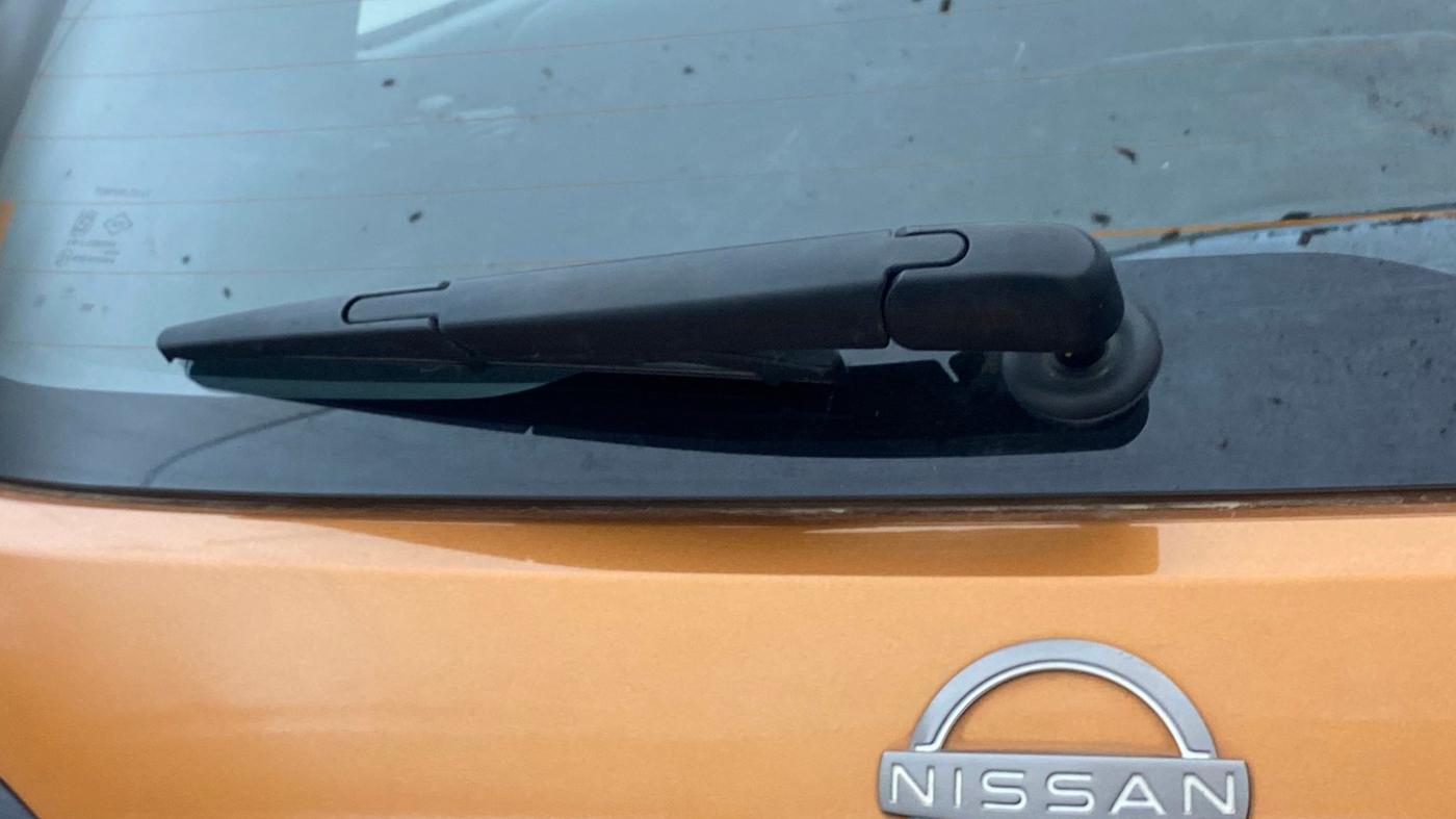 2025 Nissan MAGNITE Tekna B4D 1.0 Petrol AMT, Petrol, Automatic, 8,876 km, Rear Wiper