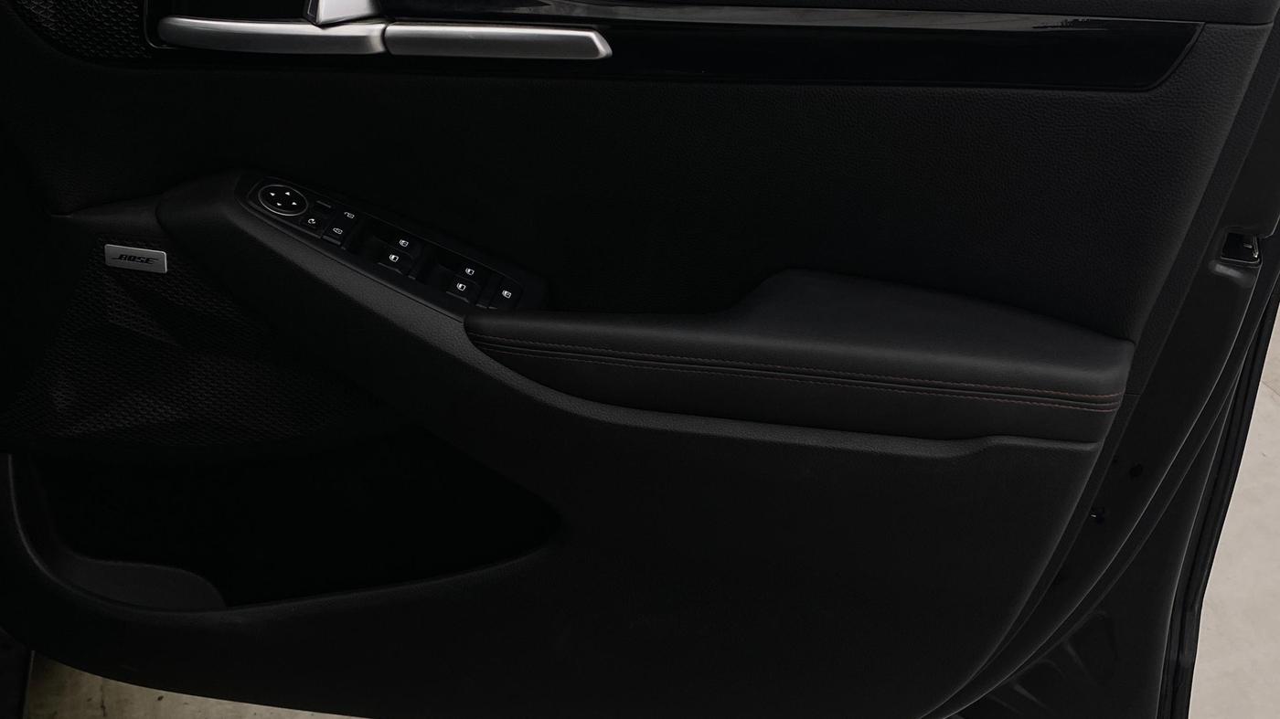 2021 KIA SELTOS GTX PLUS AT 1.5 DIESEL, Diesel, Automatic, 1,12,427 km, Driver Side Door Panels Control