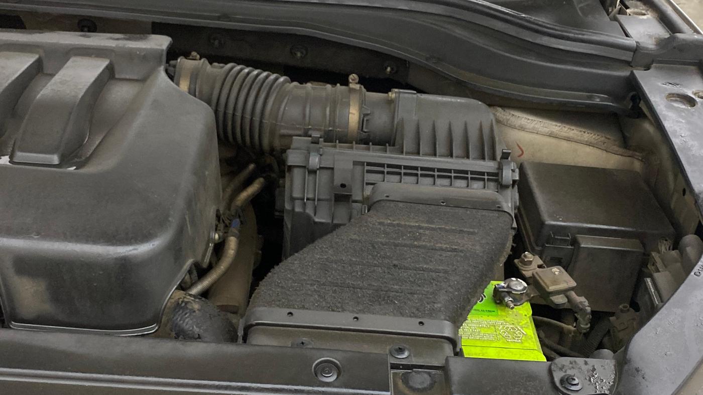 2022 Mahindra XUV700 AX 7 LUXURY P AT 7 STR, Petrol, Automatic, 1,43,645 km, Engine View - Left