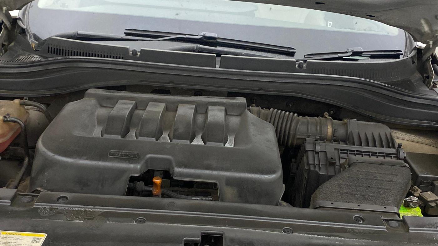 2022 Mahindra XUV700 AX 7 LUXURY P AT 7 STR, Petrol, Automatic, 1,43,645 km, Engine View