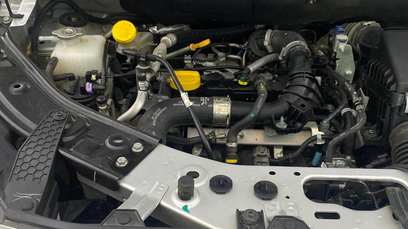 2023 Nissan MAGNITE XV PREMIUM TURBO CVT, Petrol, Automatic, 17,774 km, Engine View - Right