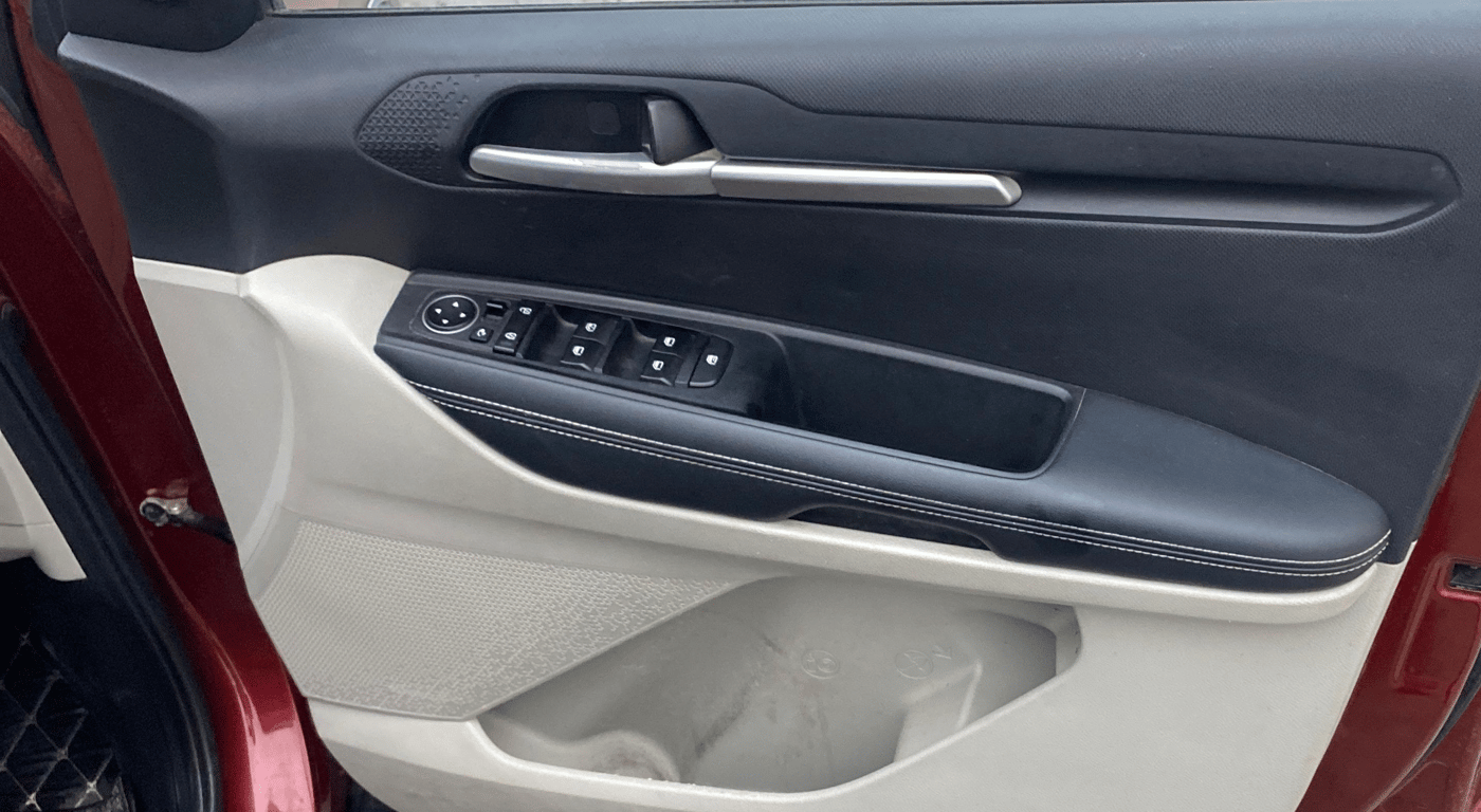 2023 KIA SONET HTX 1.0 IMT, Petrol, Manual, 23,851 km, Driver Side Door Panels Control