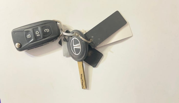 2020 Tata Tiago XZ PLUS PETROL, Petrol, Manual, 34,367 km, Key Close Up