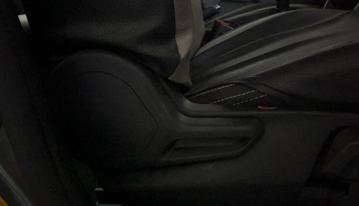 2020 Tata Tiago XZ PLUS PETROL, Petrol, Manual, 34,367 km, Driver Side Adjustment Panel